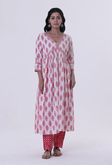 Set Of 2: White Cotton Kurta & Pant Set with Pink Motif